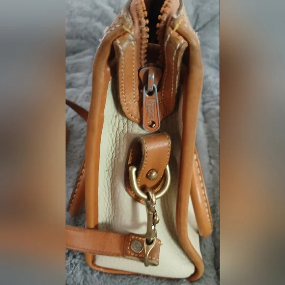 Vintage Dooney & Bourke Crossbody - Picture 10 of 16
